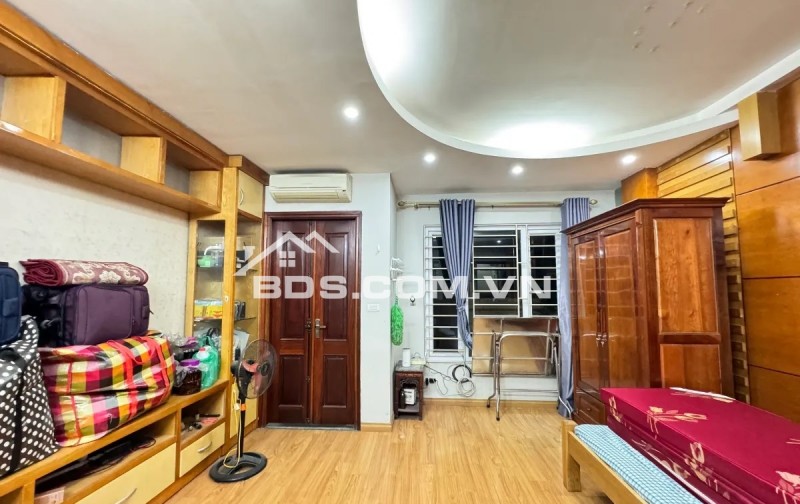 Chuyển đổi lên CC bán nhà đất Dương Quảng Hàm, 35m2, 6 tầng, MT rộng, lắp được thang máy, giá gần 10 tỷ,